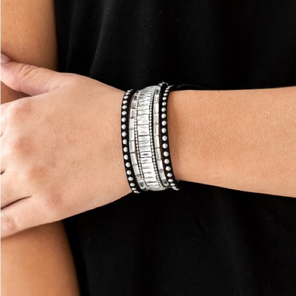 1 Lot of 10 Brand New Paparazzi bracelets!!! - Picture 1 of 8